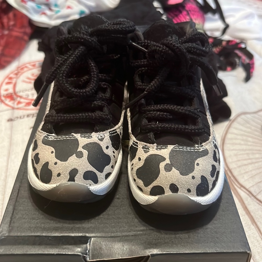 Jordan 11 Retro size 8 toddler
